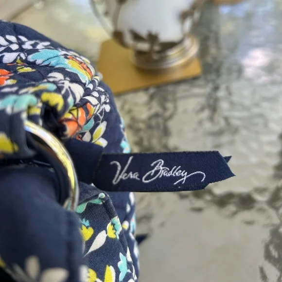 NWOT- Vintage 00’s retired VERA BRADLEY-“Blue Flowers” crossbody bag - Picture 8 of 8